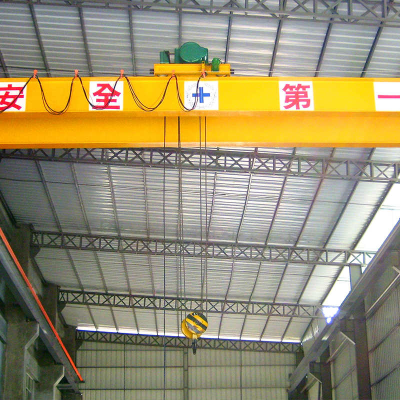 吉林四平行車行吊廠家雙梁行車細(xì)節(jié)問(wèn)題注意